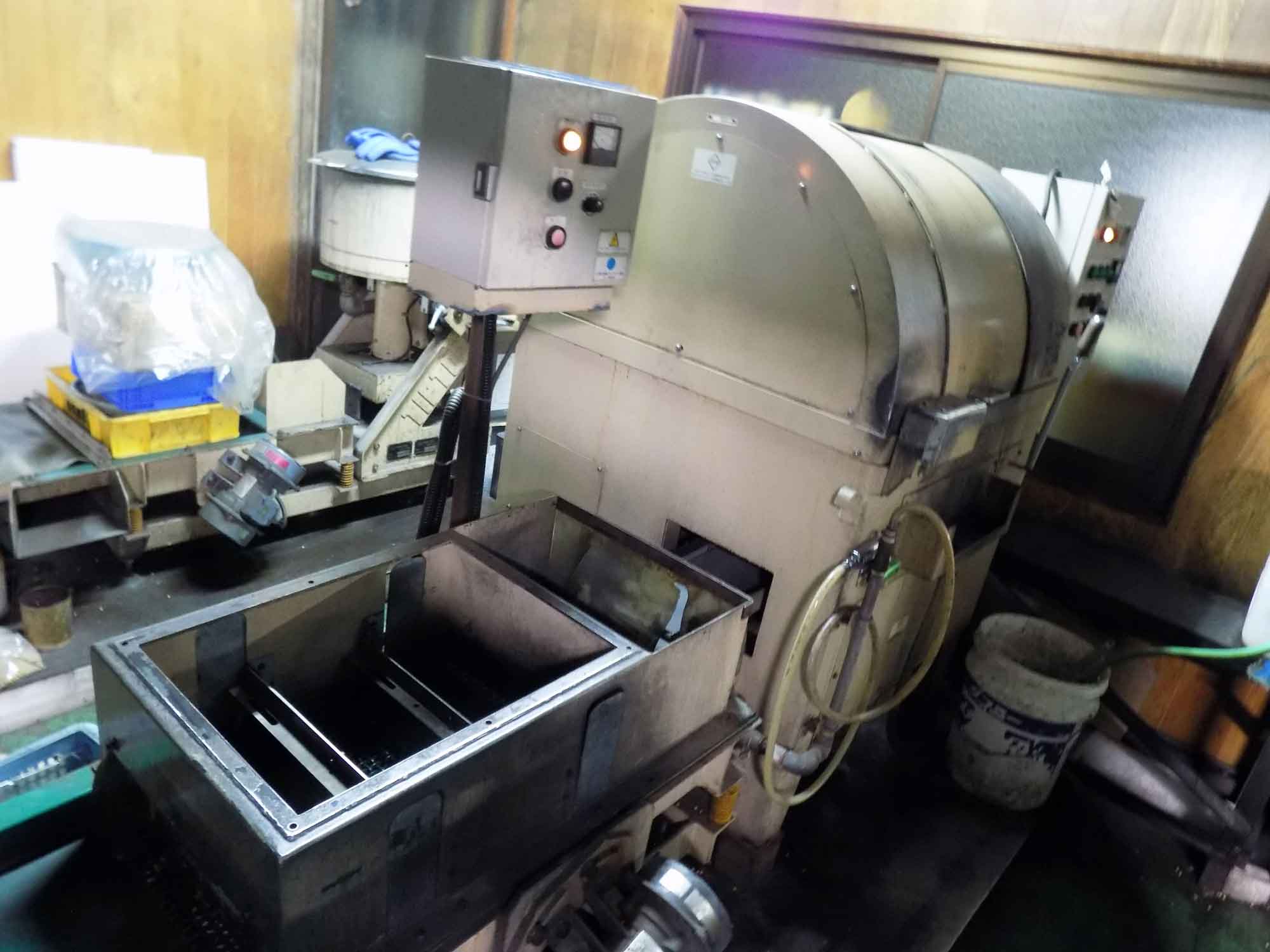 遠心バレル研磨機の写真