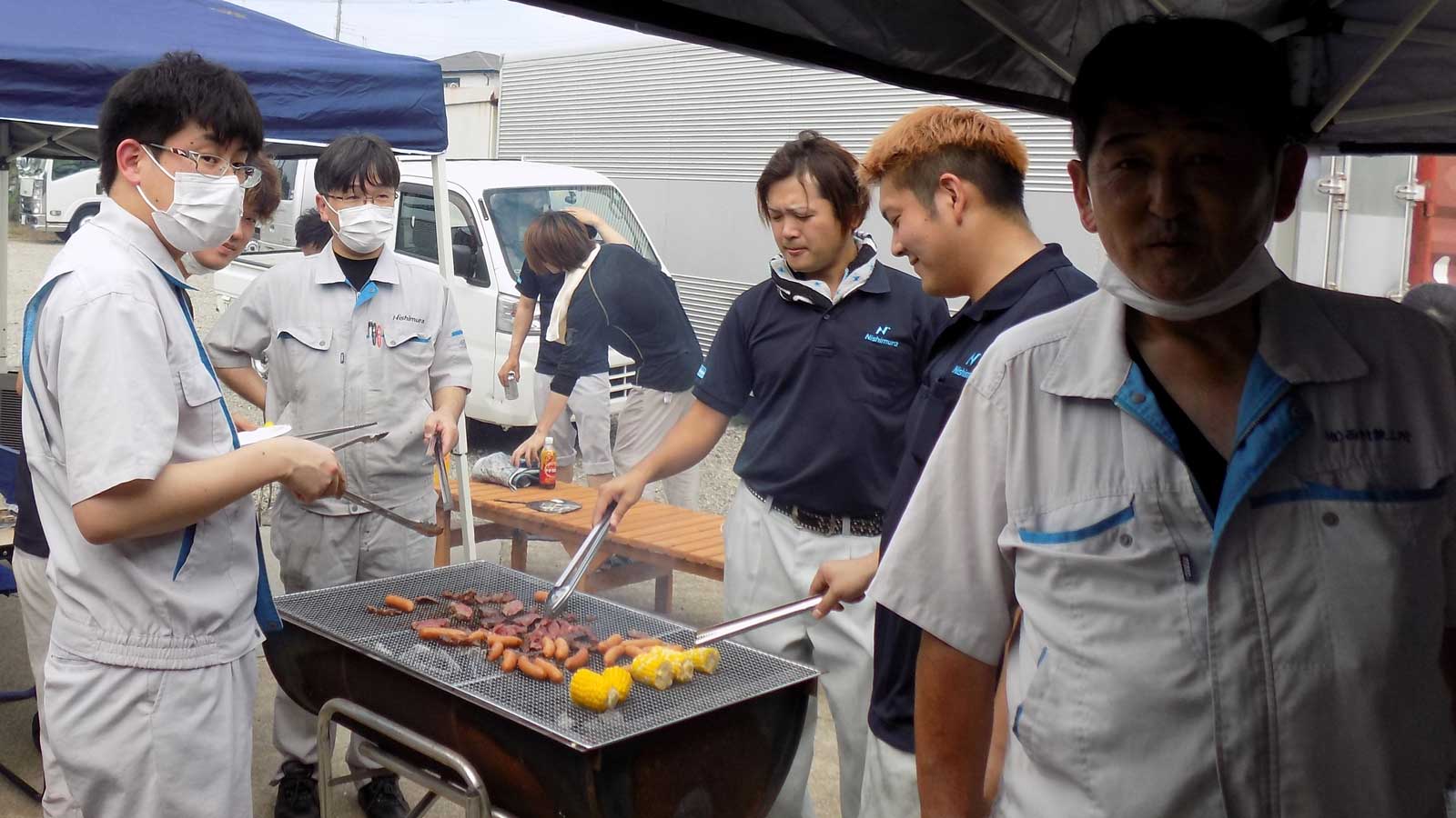 社内でのBBQの様子